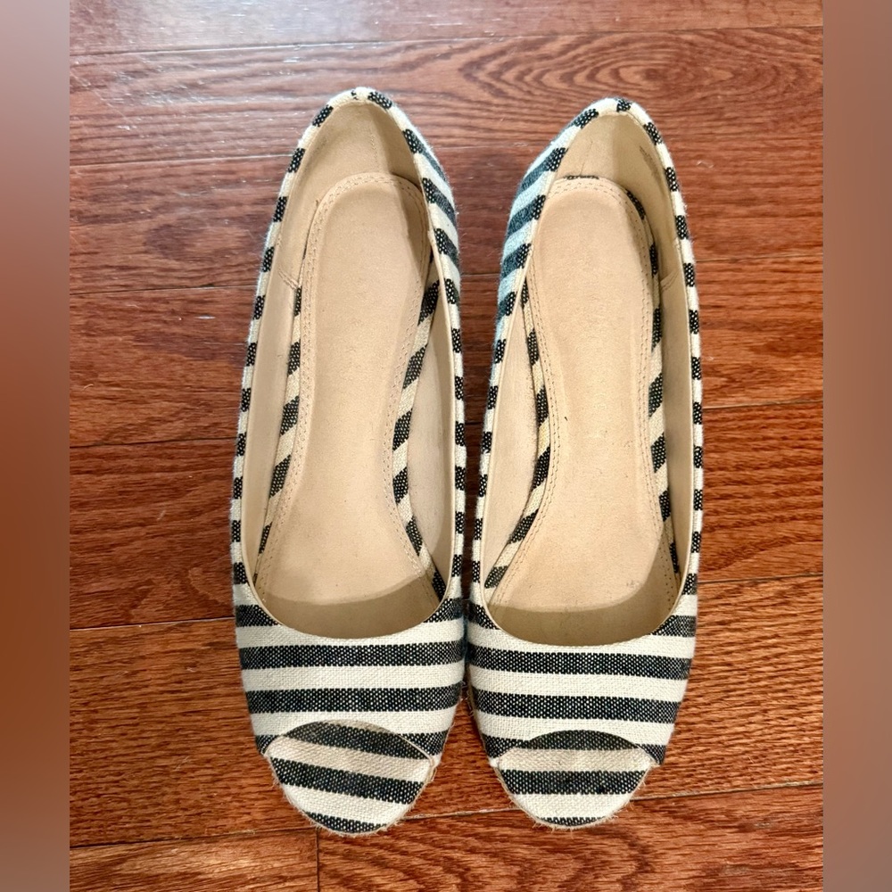 Black and white stripes espadrilles.